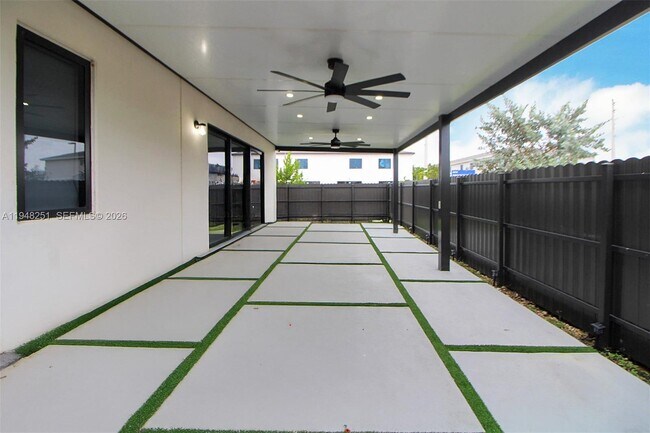 Foto del edificio - 320 NW 13th Ct