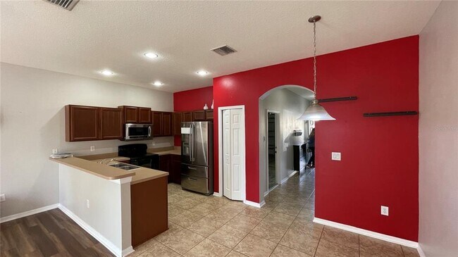 Foto del edificio - 6712 Holly Heath Dr