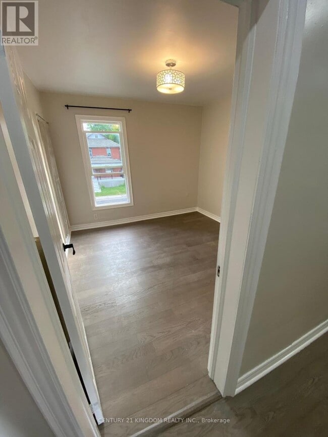 Building Photo - 201 Albert St