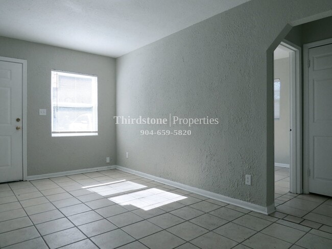 Building Photo - 2837 W 6th St