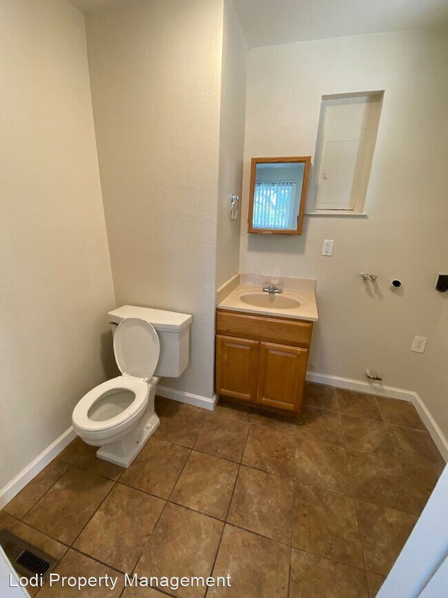Foto del edificio - 3 br, 1.5 bath House - 20090 N KENNEFICK ROAD
