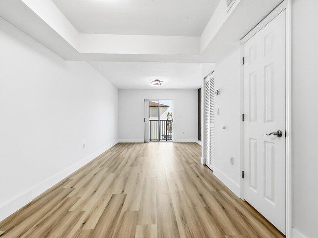 Building Photo - 2925 W 80th St