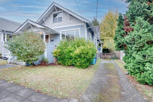 Building Photo - Great Location! 3bd/2bth North Ballard Home, $4,000/mo.
