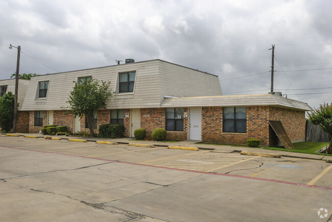 Foto del edificio - Garden Grove Townhomes