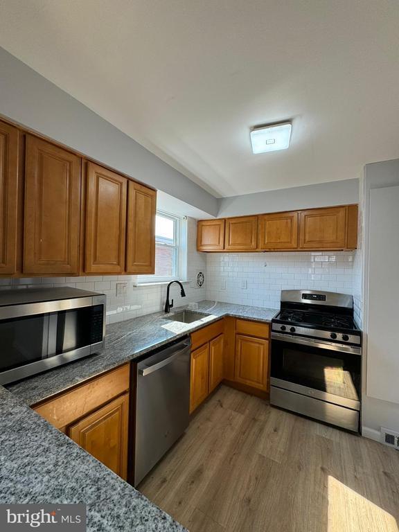 Foto del edificio - 9428 Kirkwood Rd