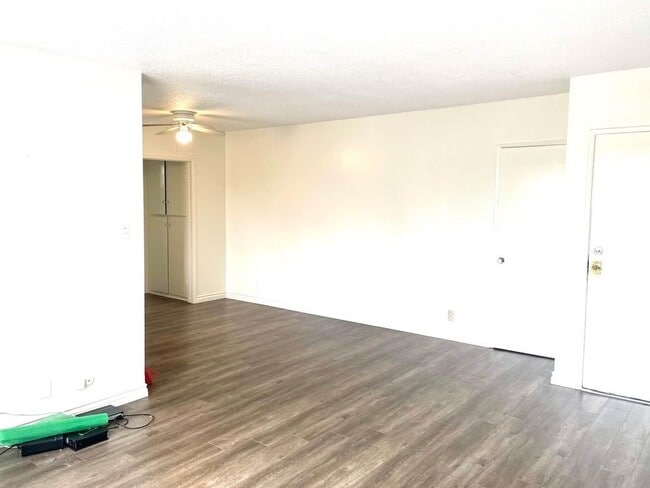 Unit 7 - 4702 W 17th St
