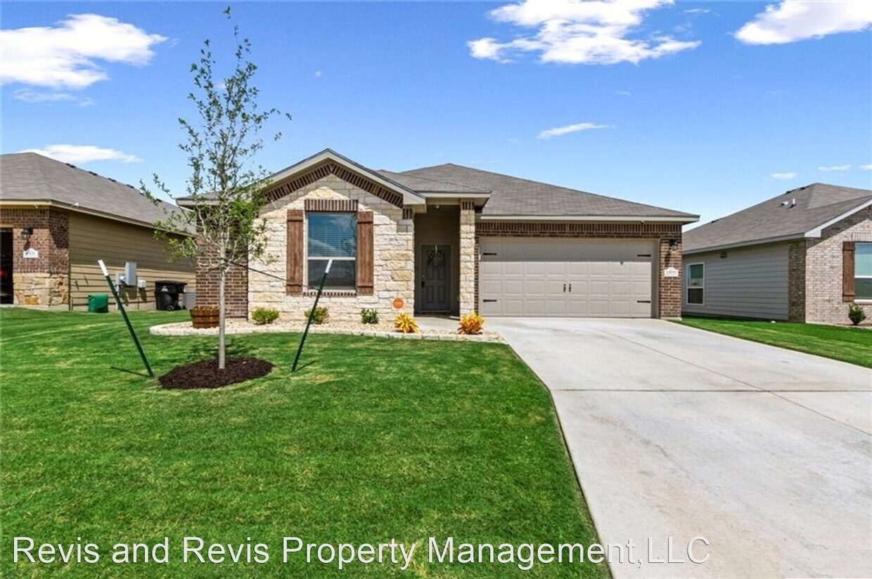 Primary Photo - 4 br, 2 bath House - 1309 LAKEWAY CROSSING...