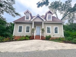 Building Photo - 367 Rowe Rd