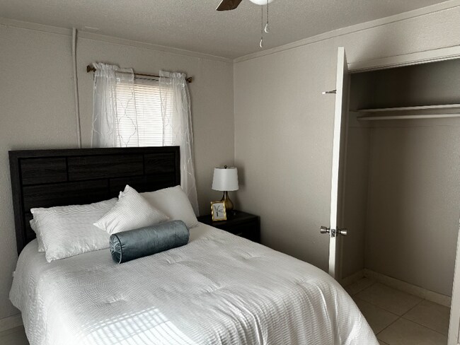 Foto del edificio - 220 S 25th Ave