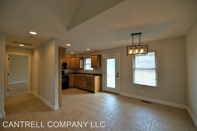 Foto del edificio - 3 br, 2 bath House - 4902 E Farm Rd 136