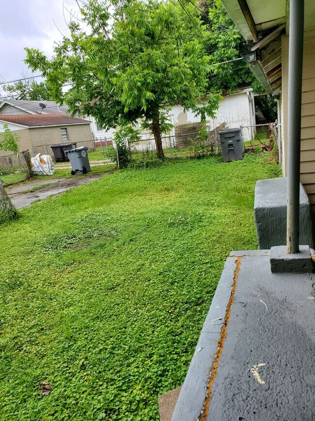 Foto del edificio - 2 Bed/ 1Bath/ Garage / Carport