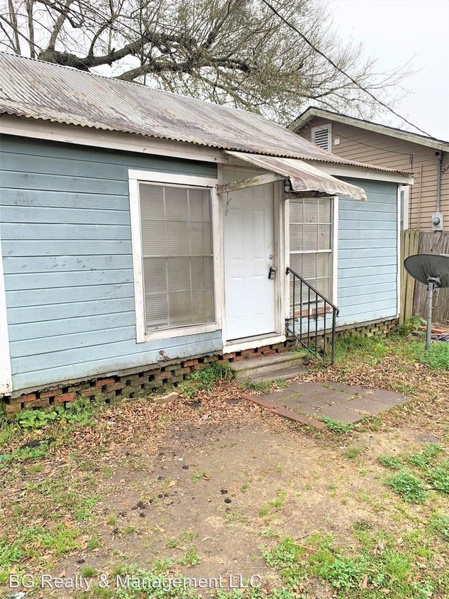Primary Photo - 1 br, 1 bath House - 303 S. Washington