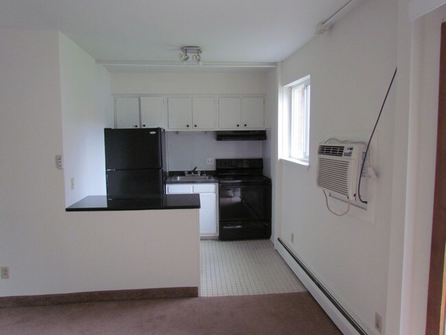 Building Photo - Tri-Light Court Realty, LLC - 11-06