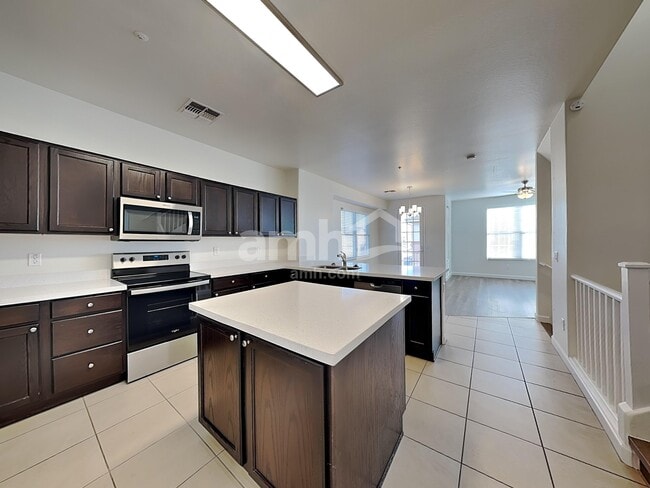 Foto del edificio - 881 S Storment Ln