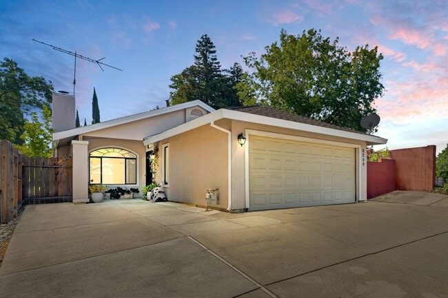 Building Photo - 8200 Northam Dr