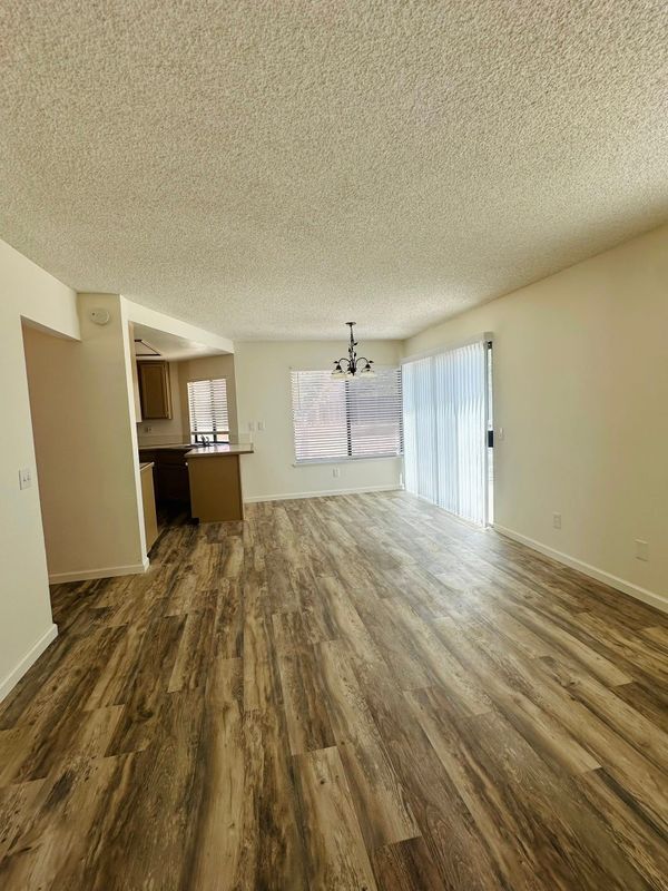 Foto del edificio - 37502 Little Sycamore St