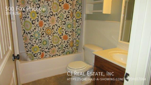 Foto del edificio - 500 NW Fox Hollow Ln