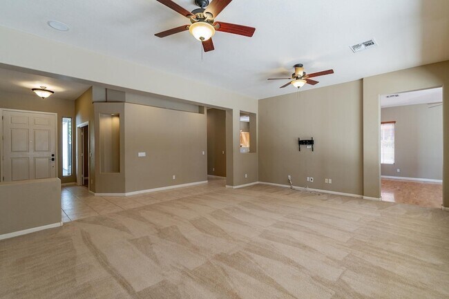 Foto del edificio - 3423 E Page Ave