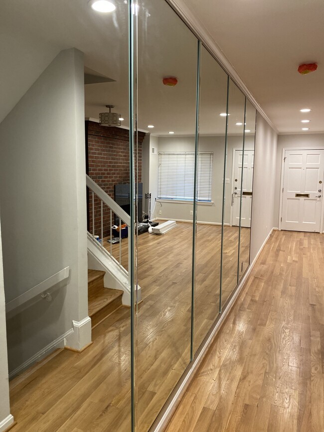 Main Floor - 1085 Paper Mill Ct NW