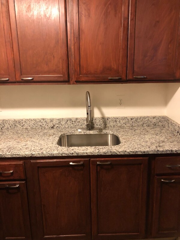 Building Photo - 4101 Fernhill Ave