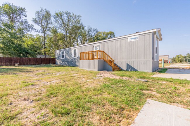 Foto del edificio - 10118 Falvey Lk Ln