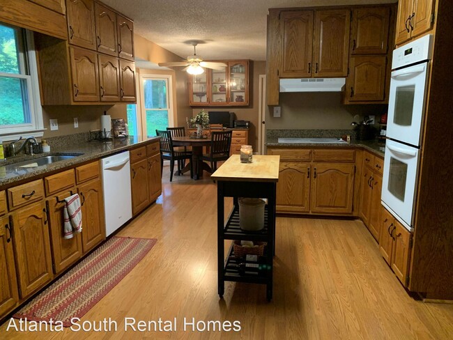 Building Photo - 4 br, 3.5 bath House - 140 Crimson Ridge