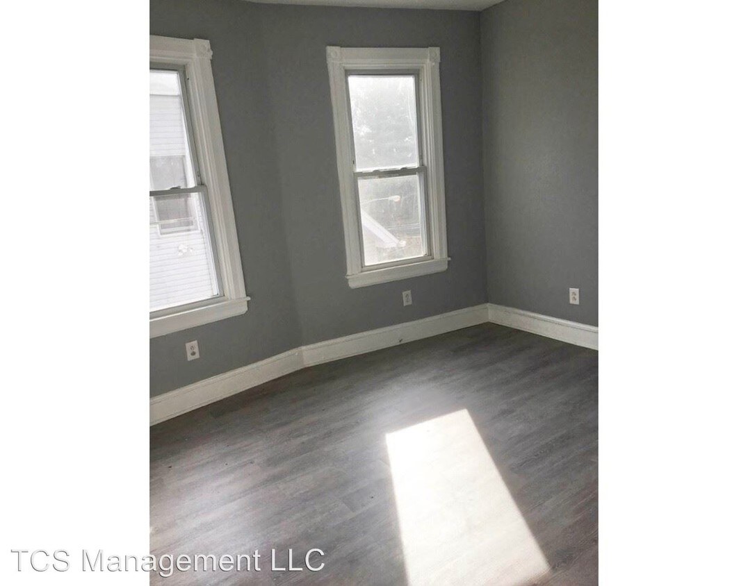Primary Photo - 3 br, 1 bath House - 913 Pine Street