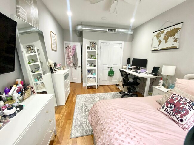 Foto del edificio - 319 Willow Ave