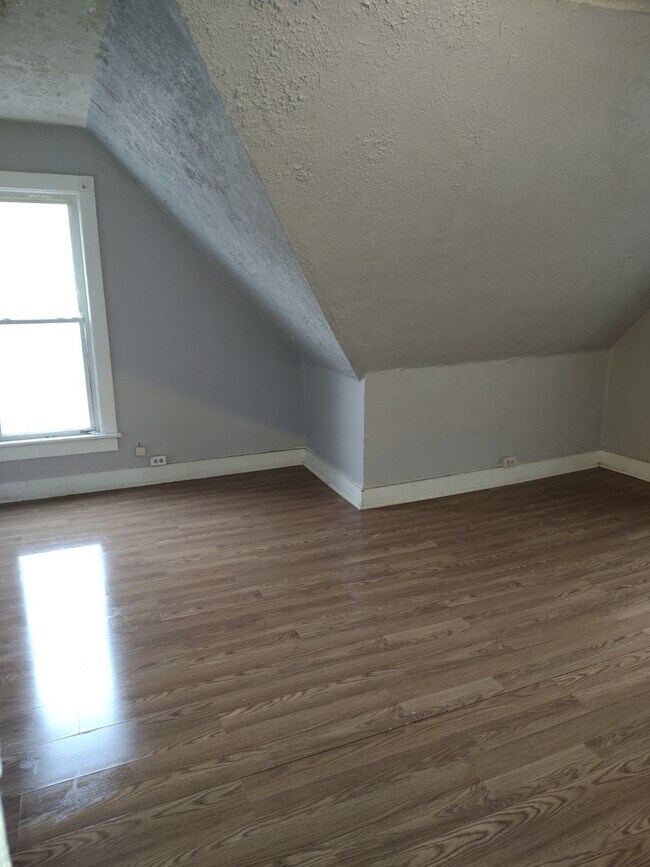 Building Photo - 55 Cotter Ave