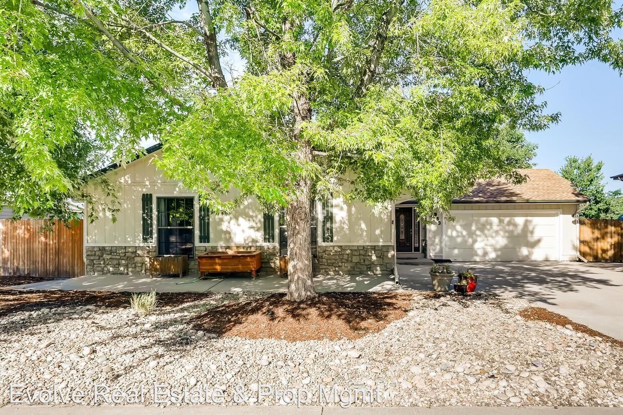 Primary Photo - 4 br, 3 bath House - 963 Mountain View Dr