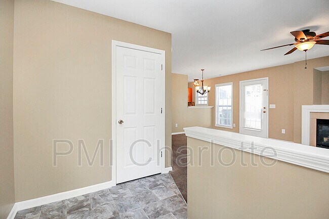 Foto del edificio - 1815 Butterfly Ln