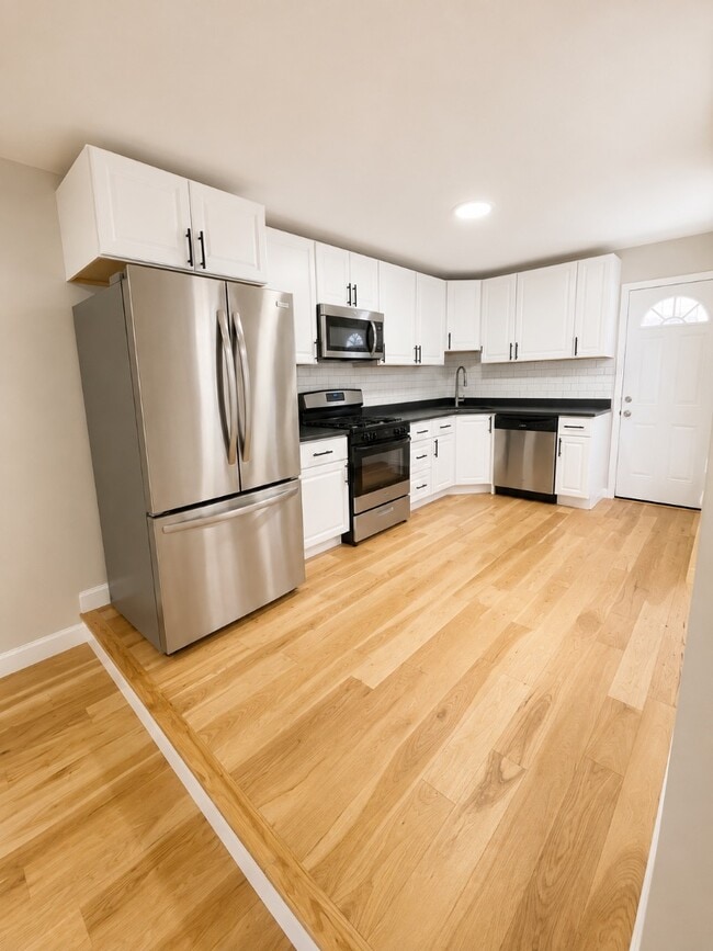 Building Photo - 224 N Patterson Park Ave