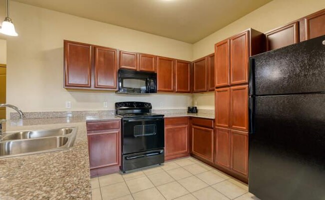 Building Photo - 2 bedroom in Dallas TX 75211