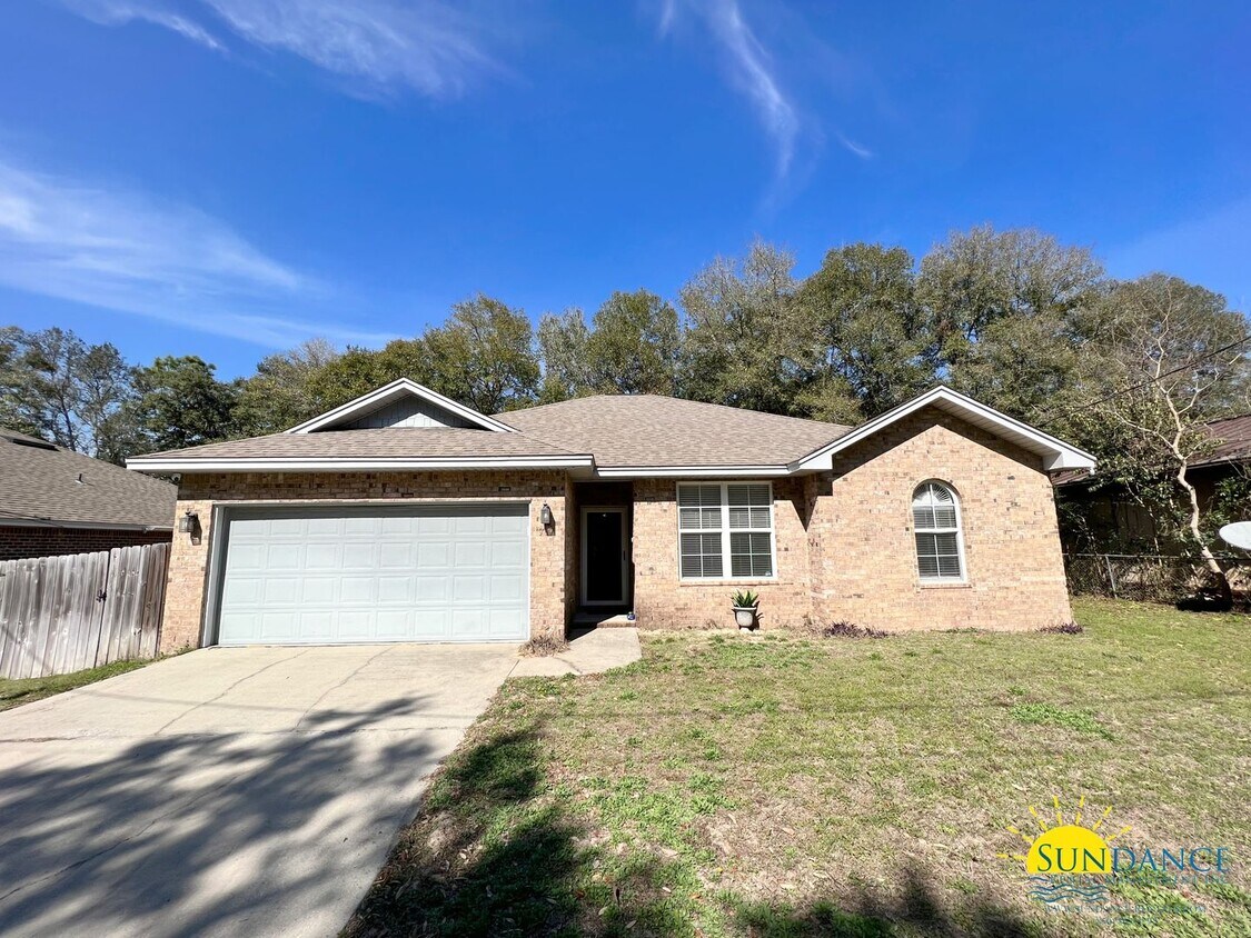Primary Photo - Beautiful 4 Bedroom Home in Niceville!