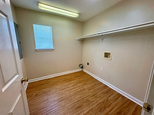 Foto del edificio - 5427 McClelland Dr