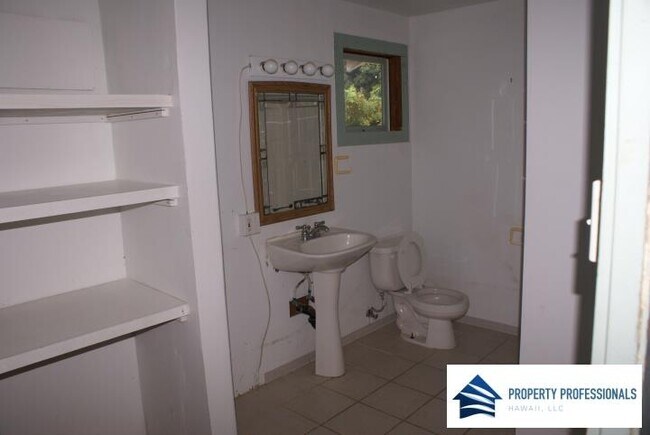 Building Photo - 364 Hualalai St