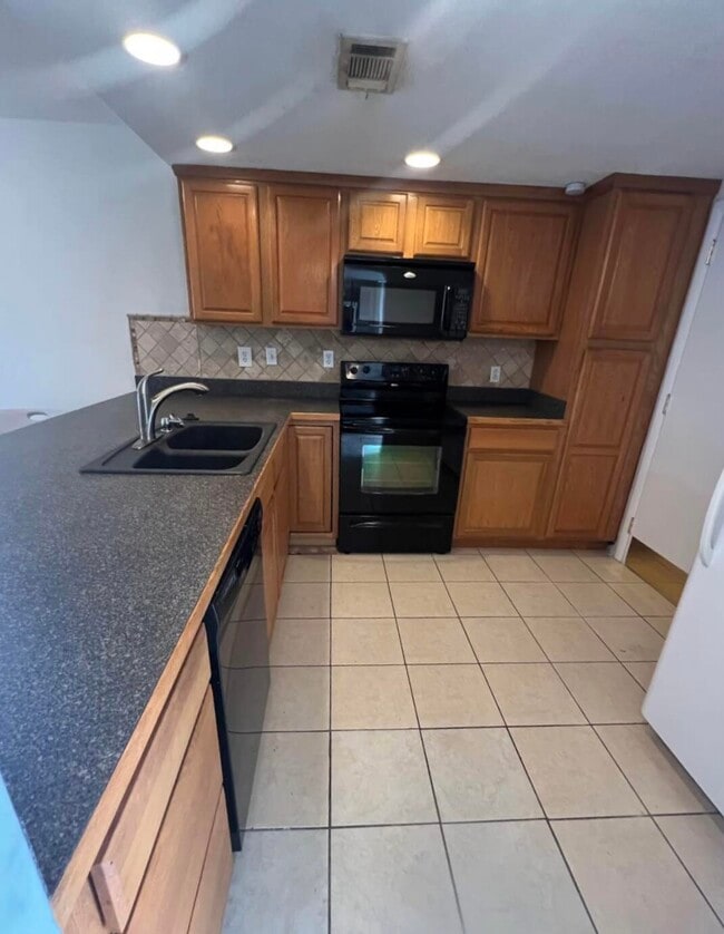 Building Photo - 4500 N Flagler Dr