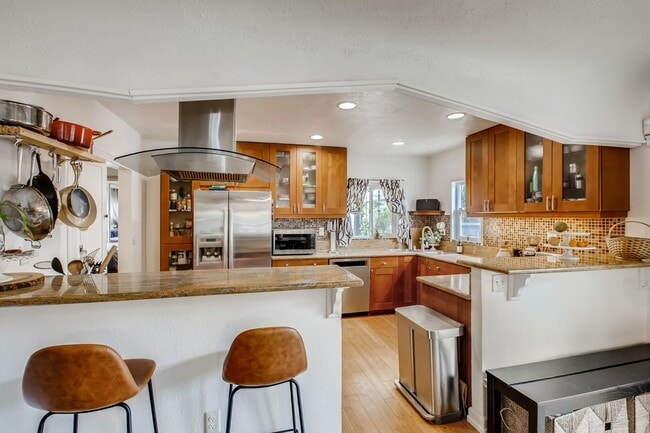 Foto del edificio - North Park Gem: 4-Bedroom, 3-Bath Home with Lush Garden & Modern Comforts