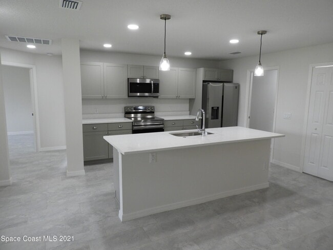 Foto del edificio - 1611 Saipan St SE