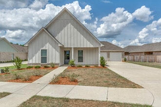 Building Photo - 867 Long Leaf Cir