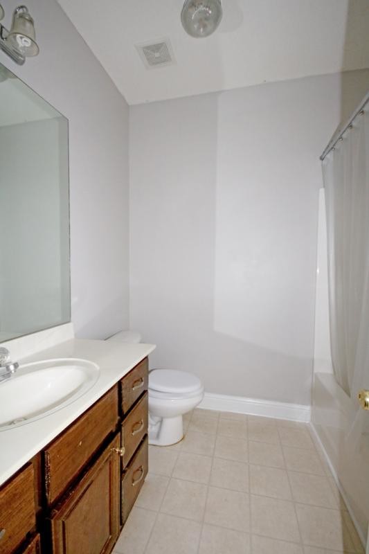 Building Photo - 203 Vinings Way