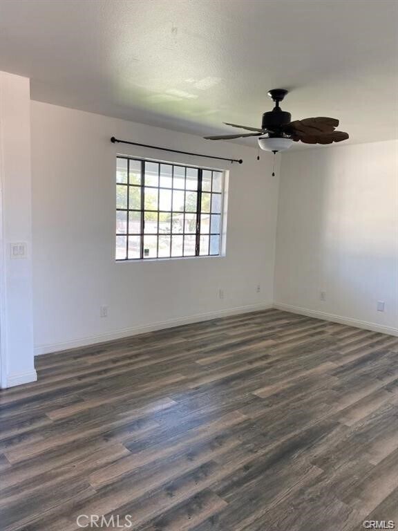 Foto del edificio - 14961 Walnut St