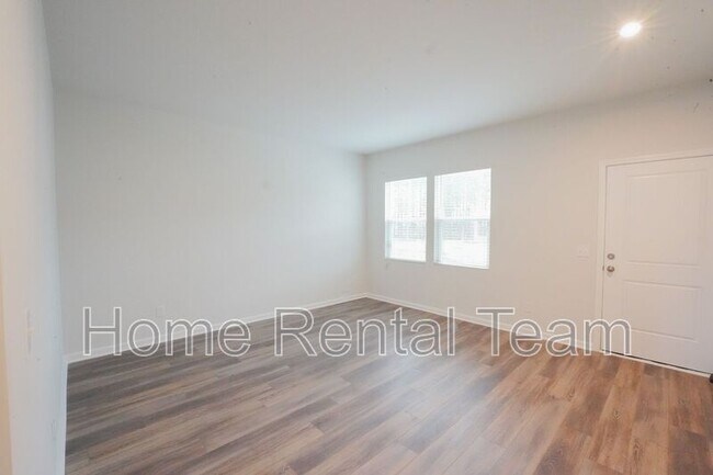 Building Photo - 82 Old Field Run