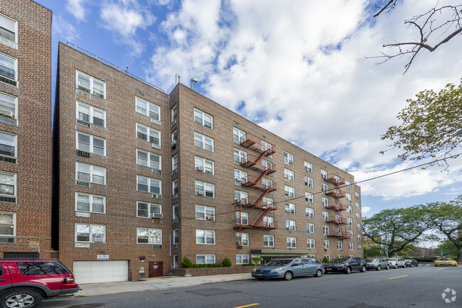 Foto principal - 2685 Homecrest Ave