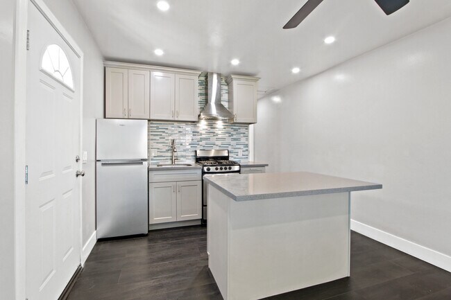 Foto del edificio - 9218 Canford St