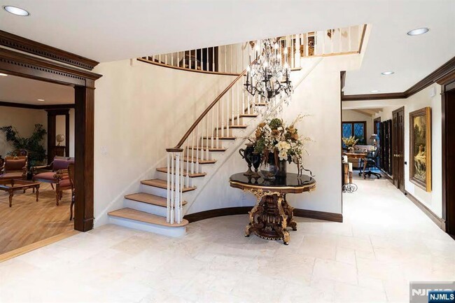 Building Photo - 39 Springhouse Rd