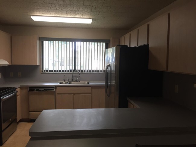 Foto del edificio - 1350 Jarecki Ave