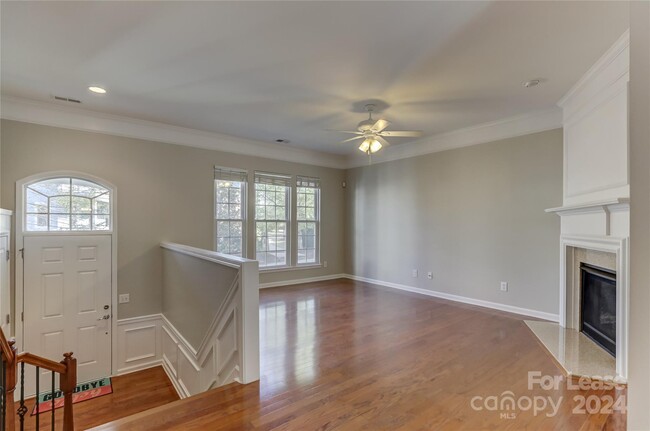 Building Photo - 562 6th Baxter Crossing