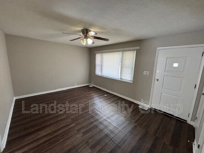 Foto del edificio - 7507 Gerald Ave