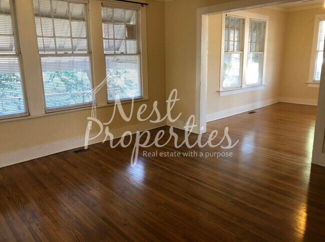 Foto del edificio - 5404 Colonial Dr